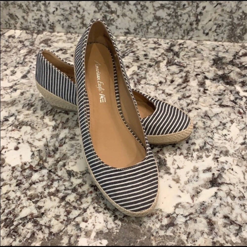 Size 9M wedges